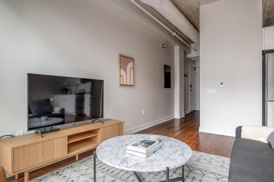 Photo of Livingroom in Near North Side