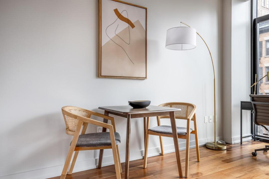 Photo of Livingroom in Near North Side