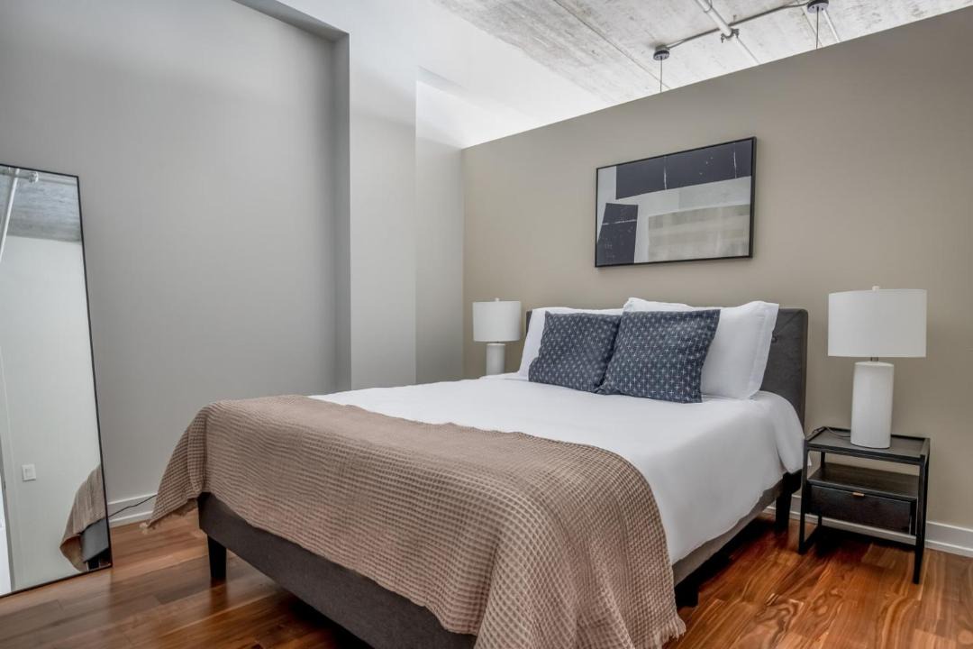 Photo of Bedroom in Near North Side