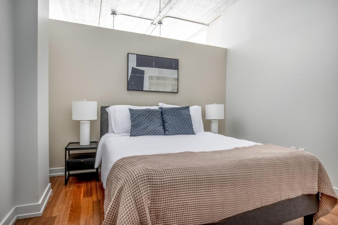 Photo of Bedroom in Near North Side