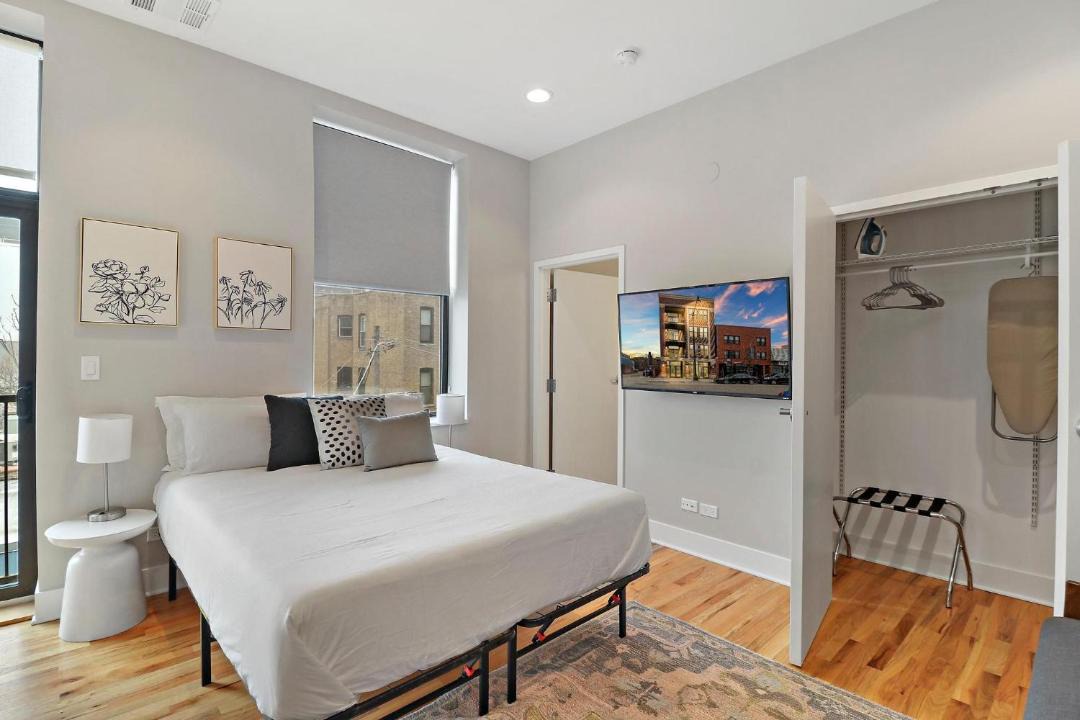 Photo of Bedroom in Lake View East
