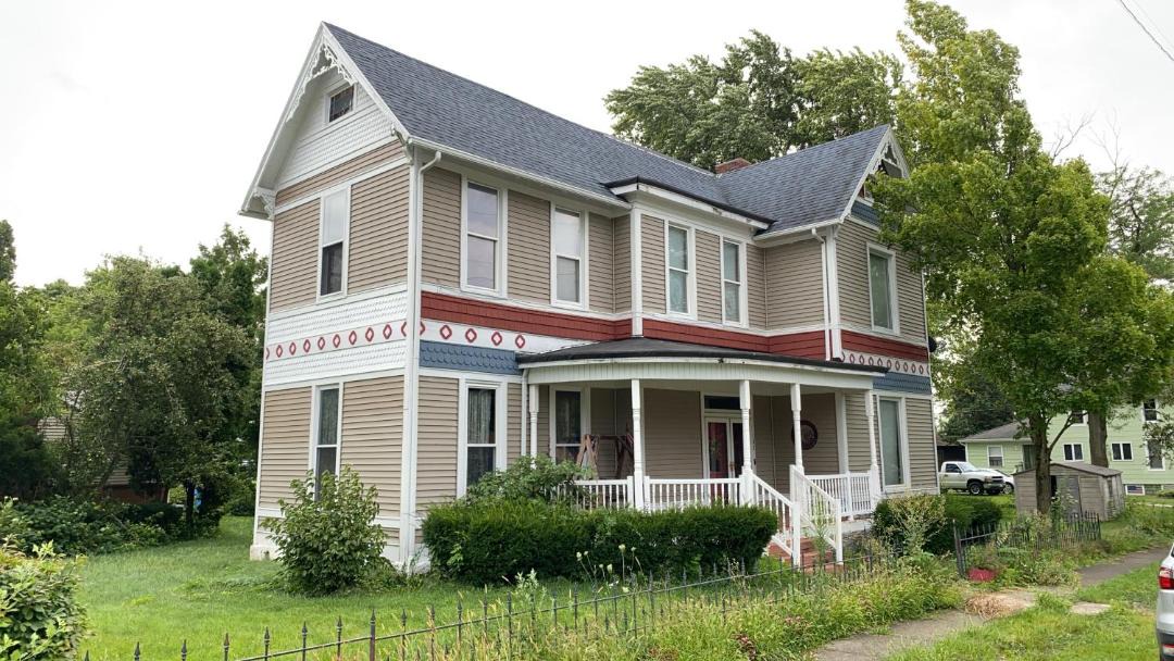Photo of Buildings in Roberts