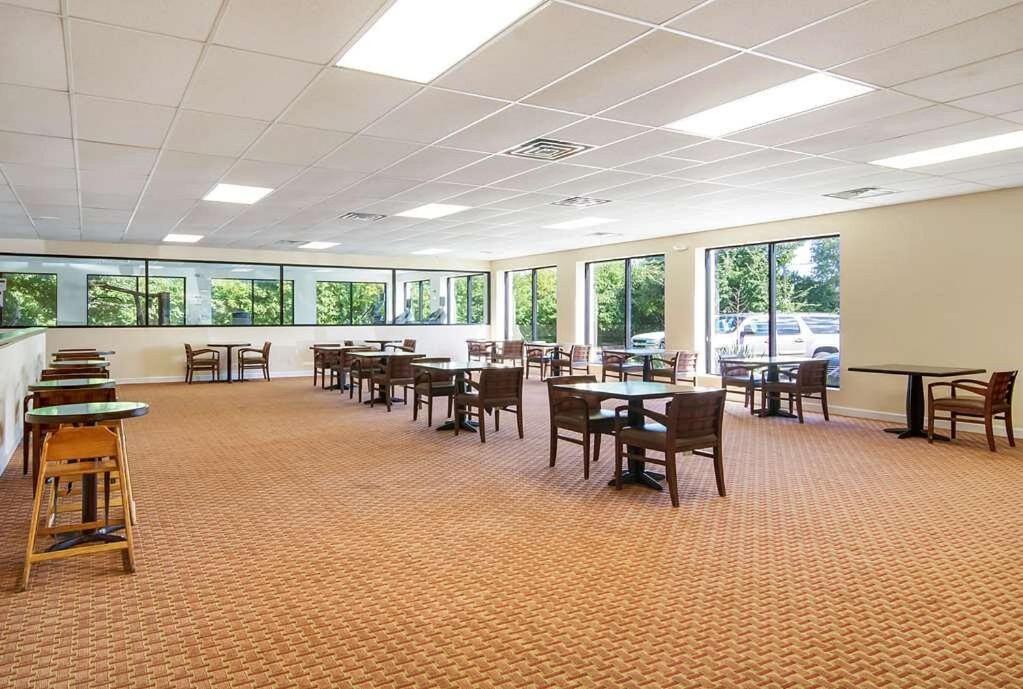 Photo of Livingroom in North Aurora