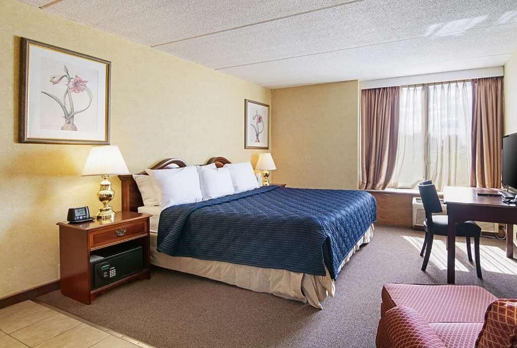 Photo of Bedroom in North Aurora