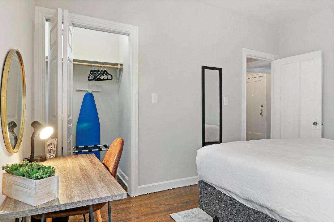 Photo of Bedroom in Rogers Park