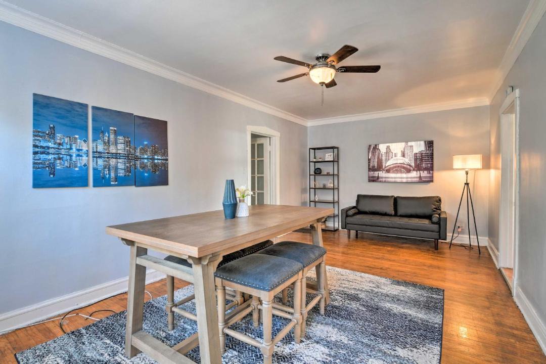 Photo of Livingroom in Oak Park