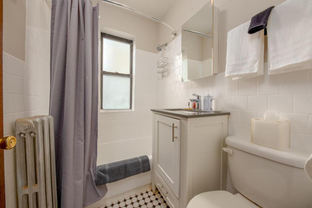 Photo of Bathroom in Hyde Park