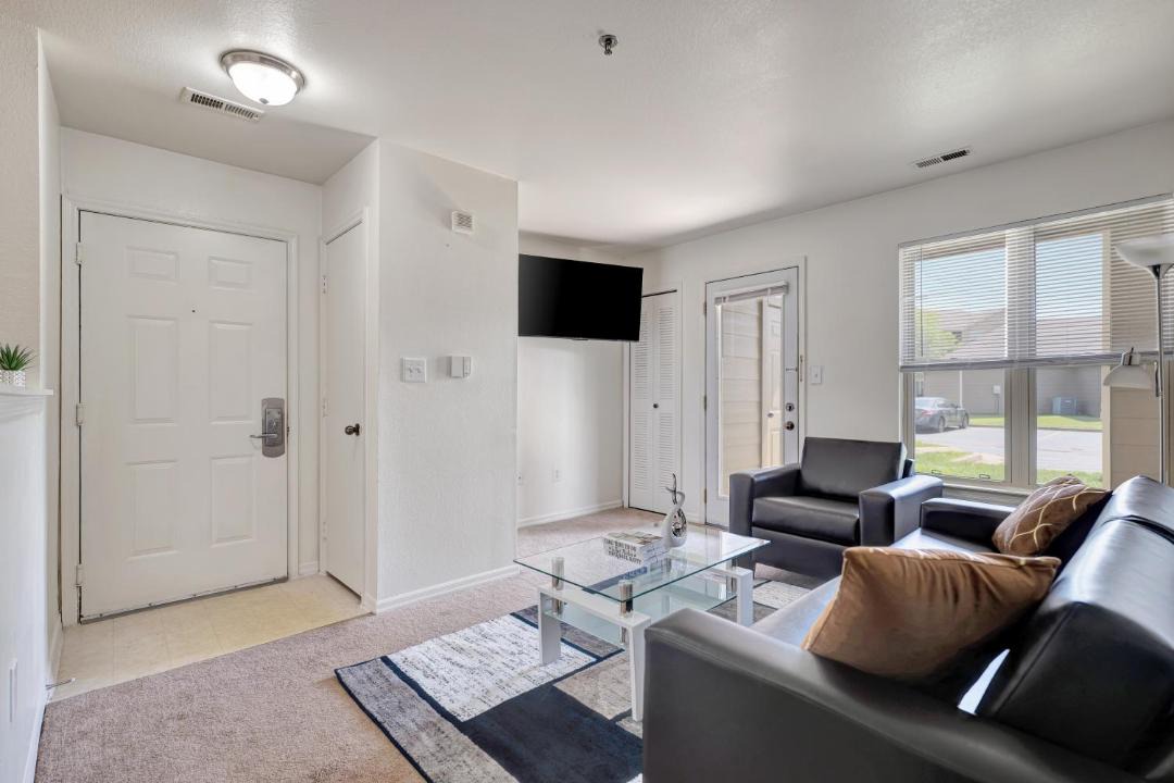 Photo of Livingroom in Champaign