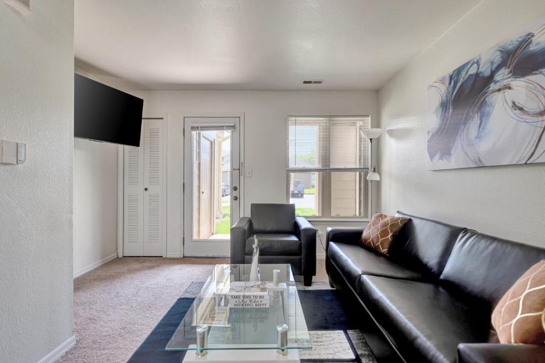 Photo of Livingroom in Champaign