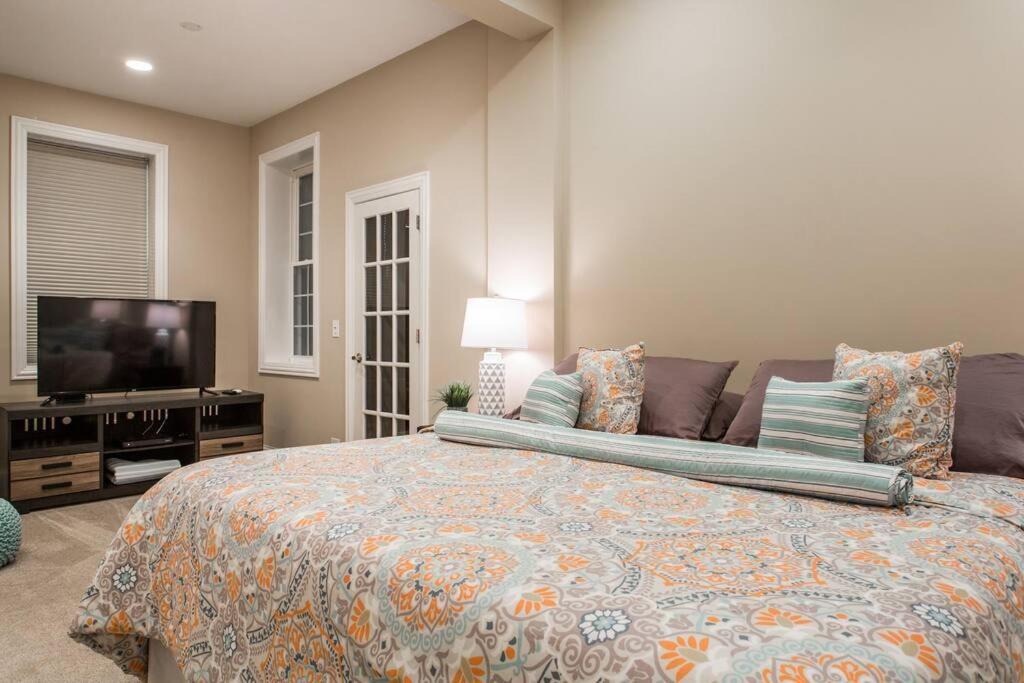 Photo of Bedroom in Wrigleyville