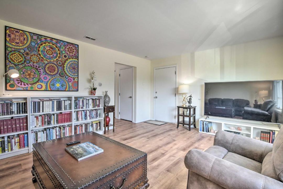 Photo of Livingroom in Roselle