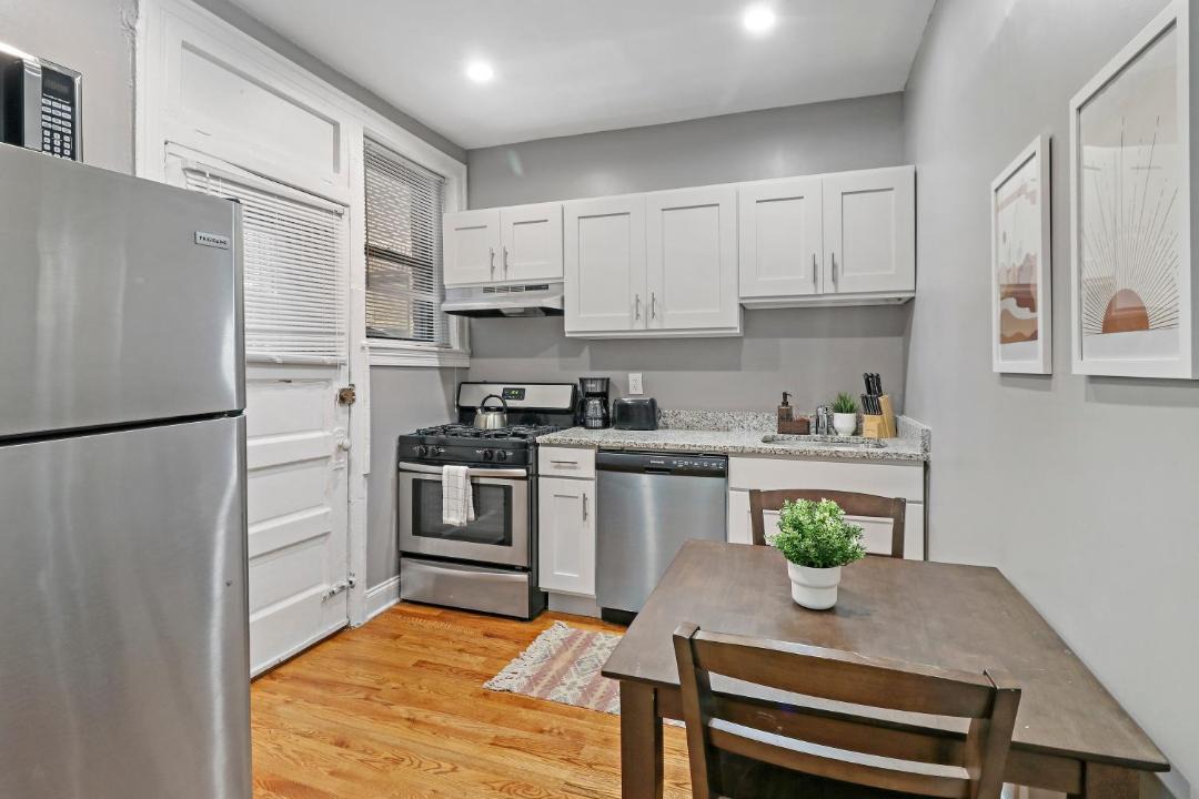 Photo of Kitchen in Lake View East