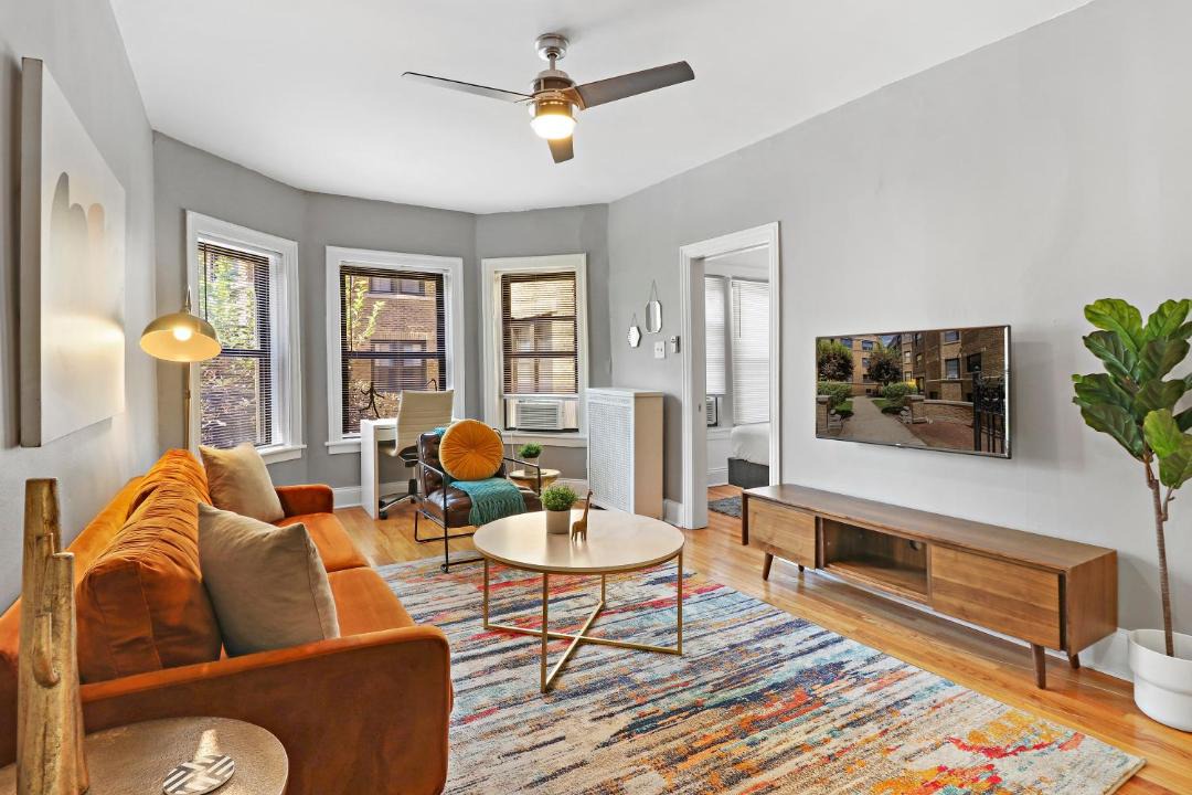 Photo of Livingroom in Lake View East