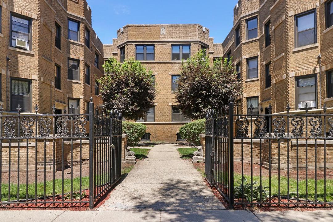 Photo of Buildings in Lake View East