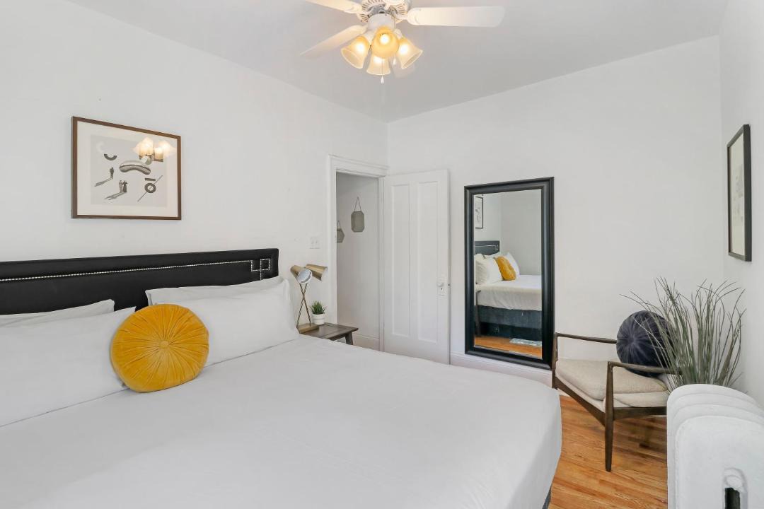 Photo of Bedroom in Lake View East