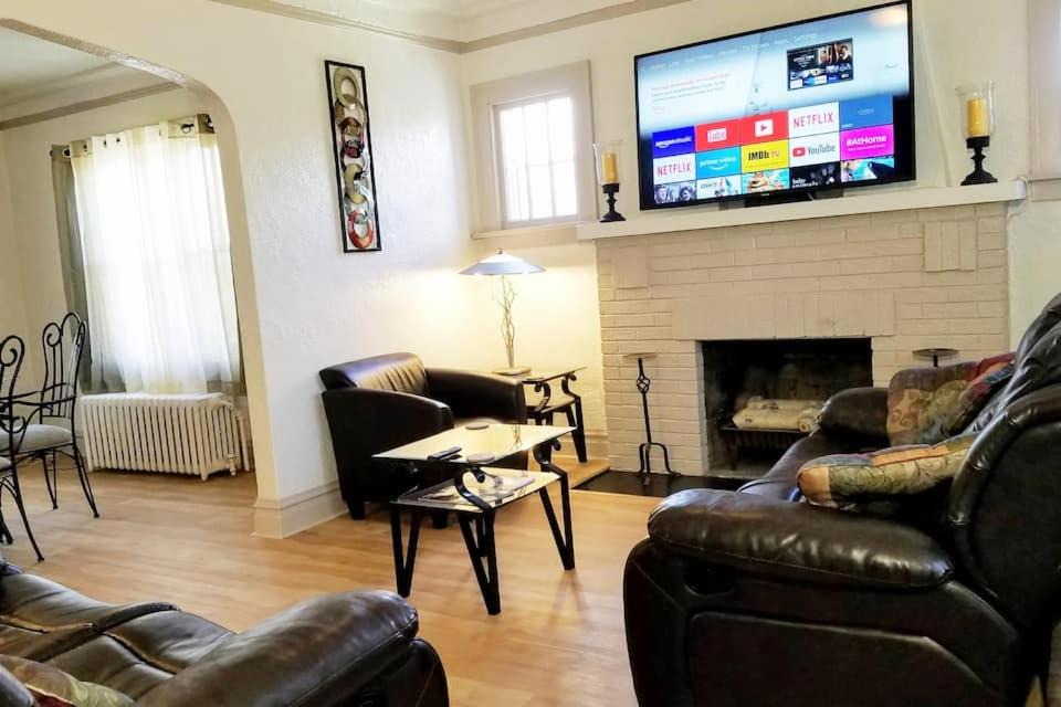 Photo of Livingroom in Waukegan