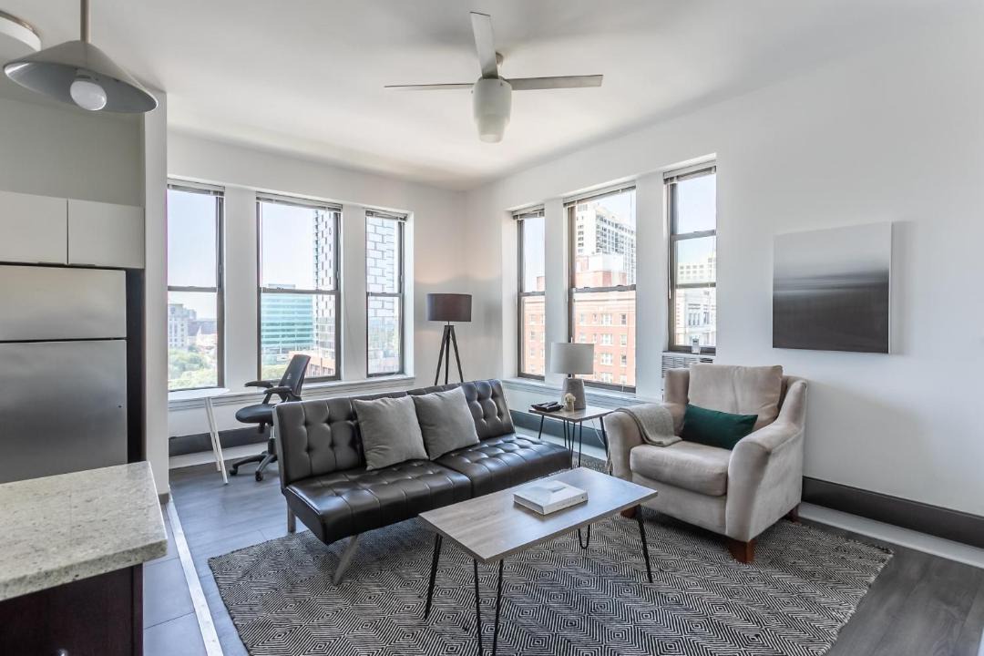 Photo of Livingroom in East Hyde Park