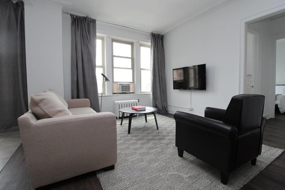 Photo of Livingroom in East Hyde Park