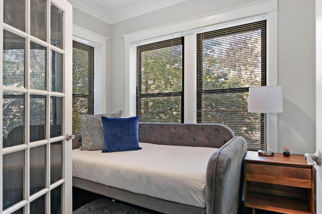 Photo of Bedroom in East Albany Park