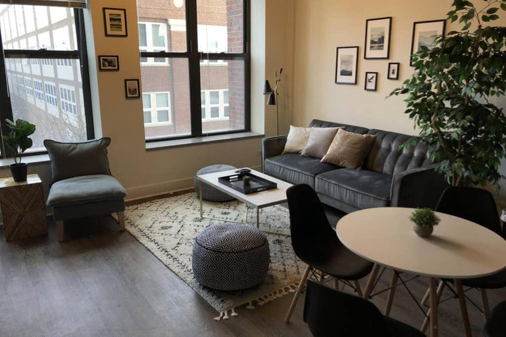 Photo of Livingroom in Near South Side