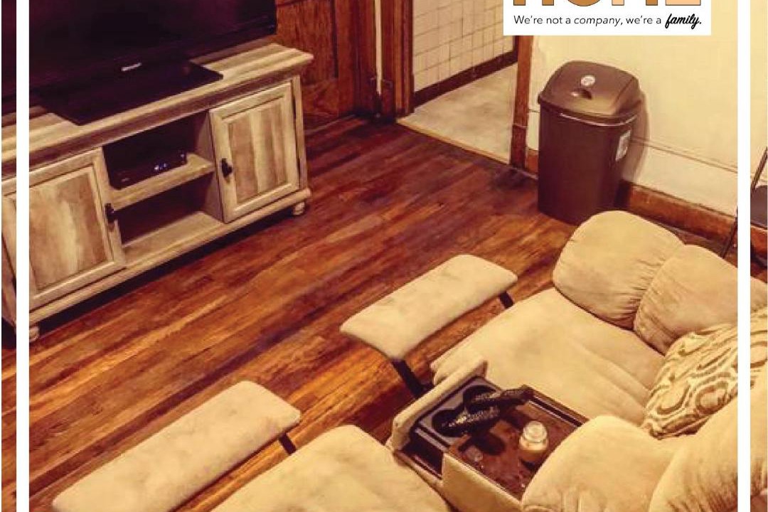 Photo of Livingroom in East Garfield Park