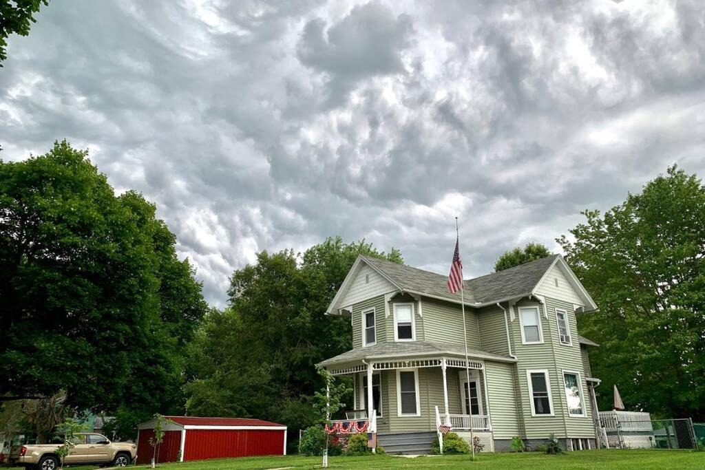 Photo of Buildings in Bushnell