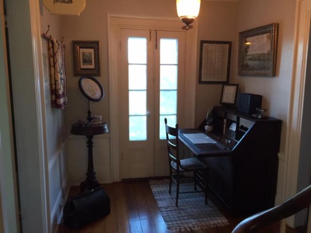 Photo of Livingroom in Nauvoo