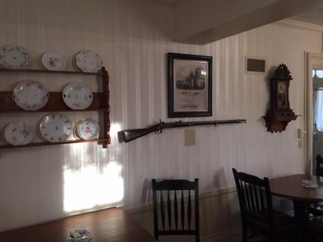 Photo of Livingroom in Nauvoo