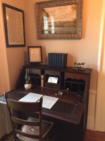 Photo of Livingroom in Nauvoo