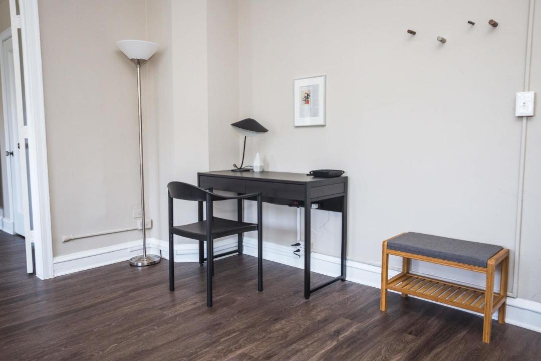 Photo of Livingroom in East Hyde Park