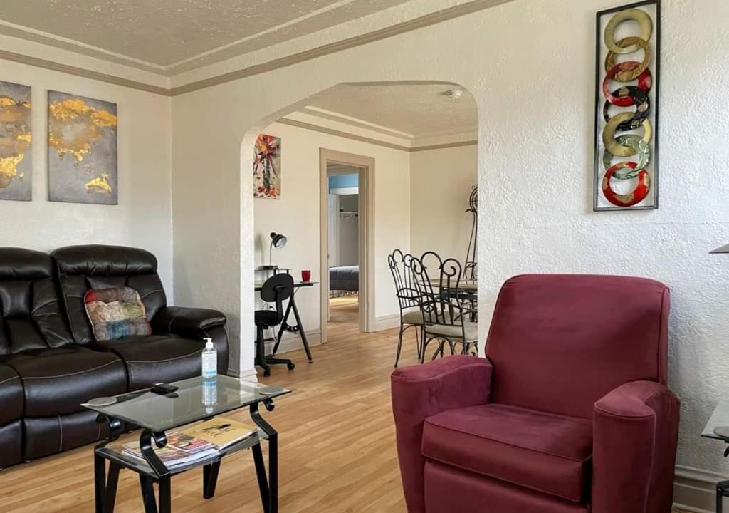 Photo of Livingroom in Waukegan