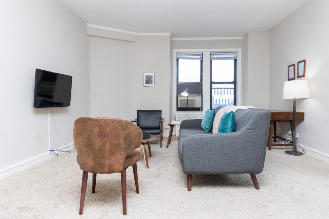Photo of Livingroom in East Hyde Park