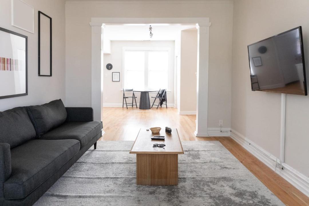 Photo of Livingroom in Roscoe Village