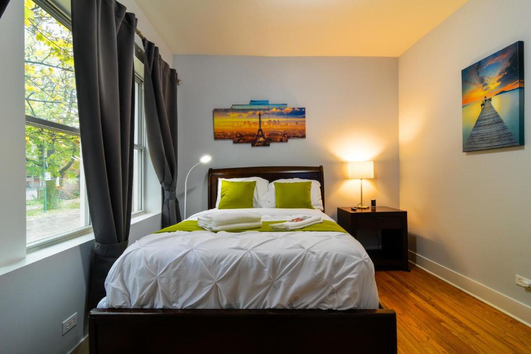 Photo of Bedroom in Irving Park