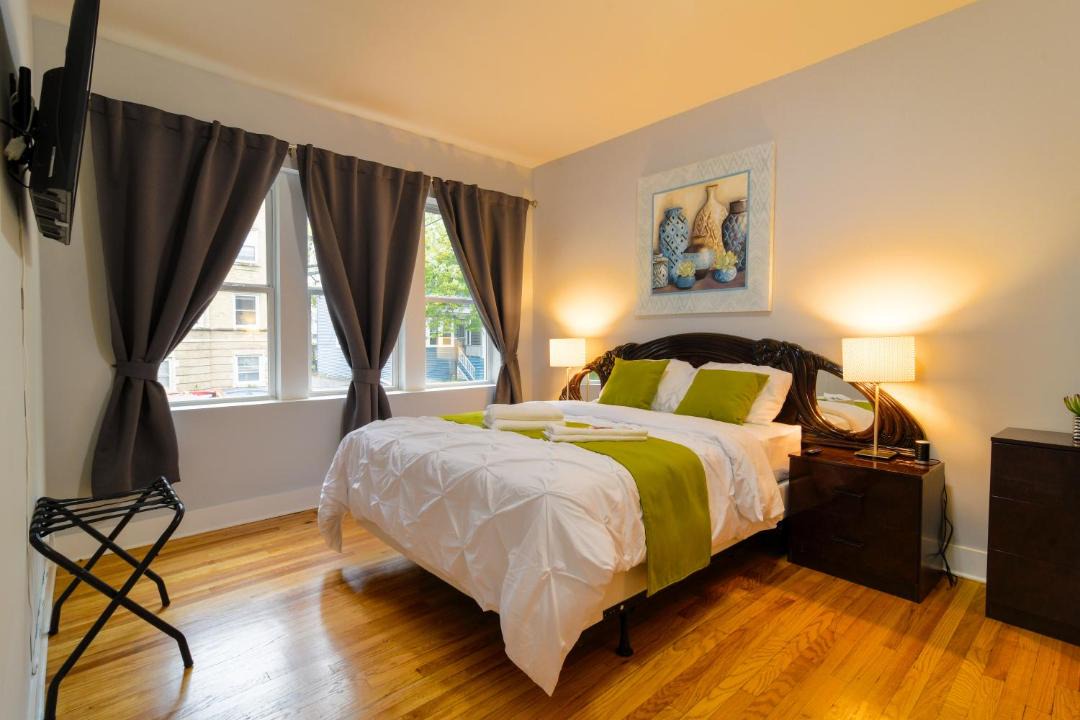 Photo of Bedroom in Irving Park