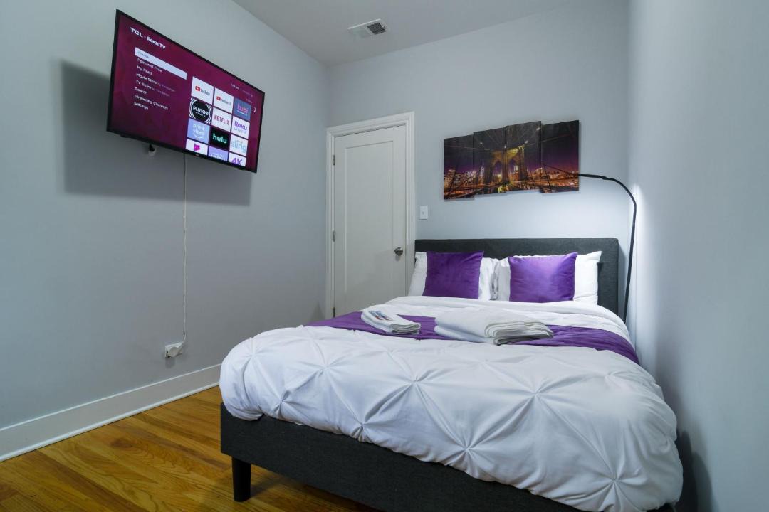 Photo of Bedroom in Irving Park