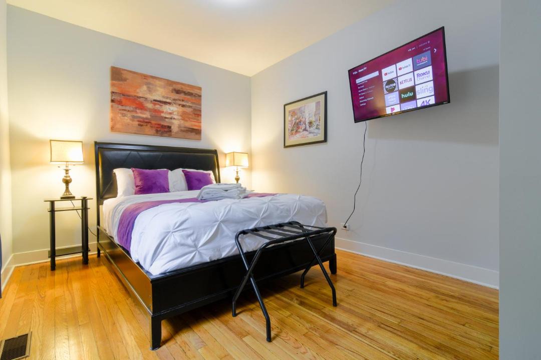 Photo of Bedroom in Irving Park