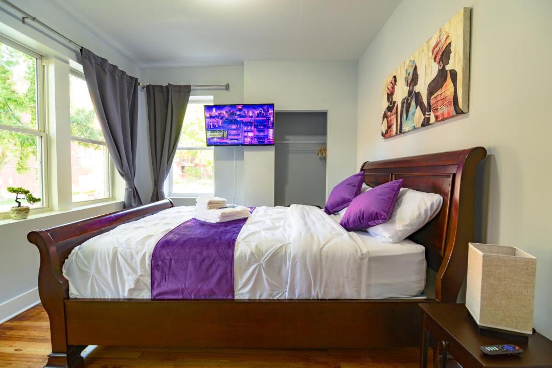 Photo of Bedroom in Irving Park