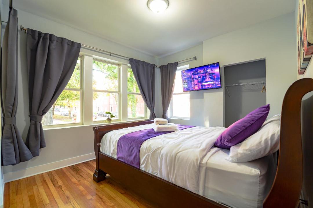 Photo of Bedroom in Irving Park