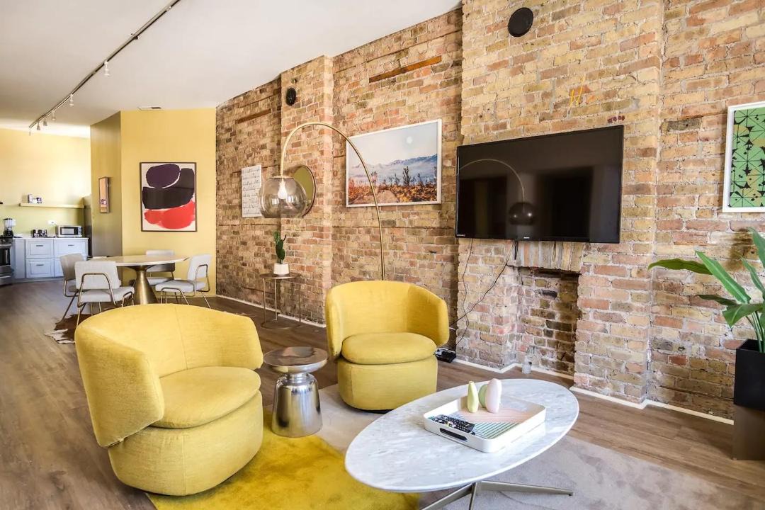 Photo of Livingroom in River North