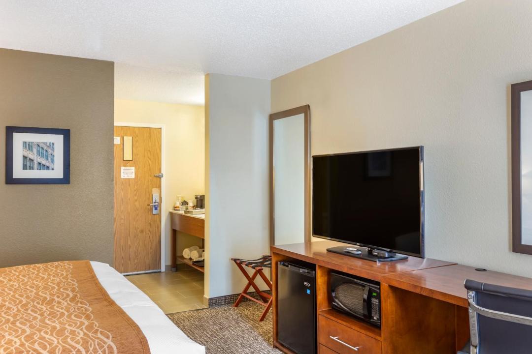 Photo of Bedroom in DeKalb