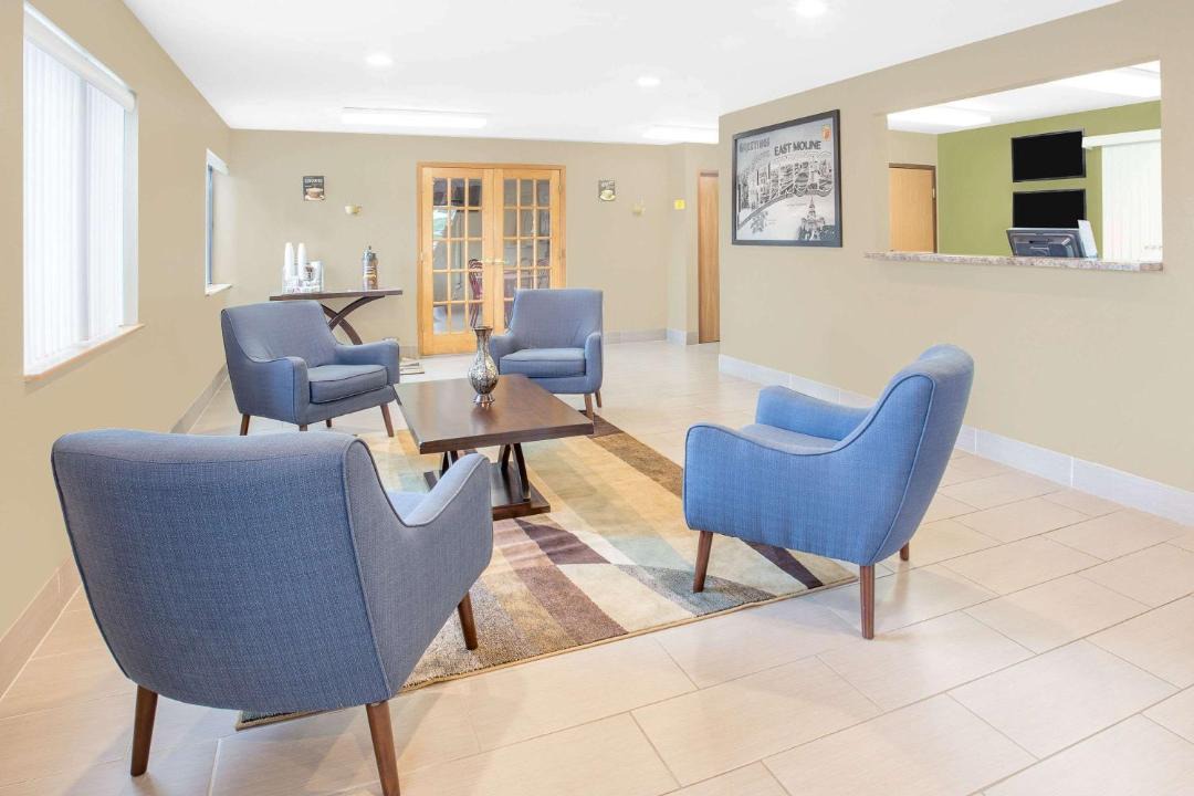 Photo of Livingroom in Carbon Cliff