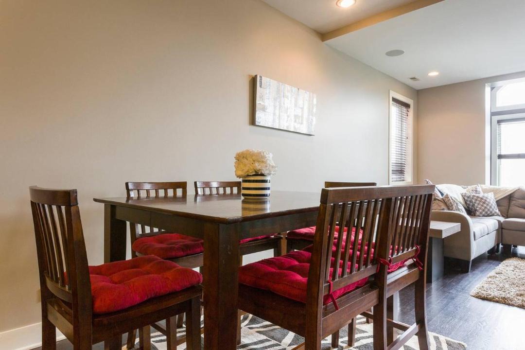 Photo of Livingroom in West Town