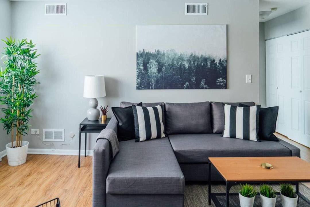 Photo of Livingroom in Lake View East