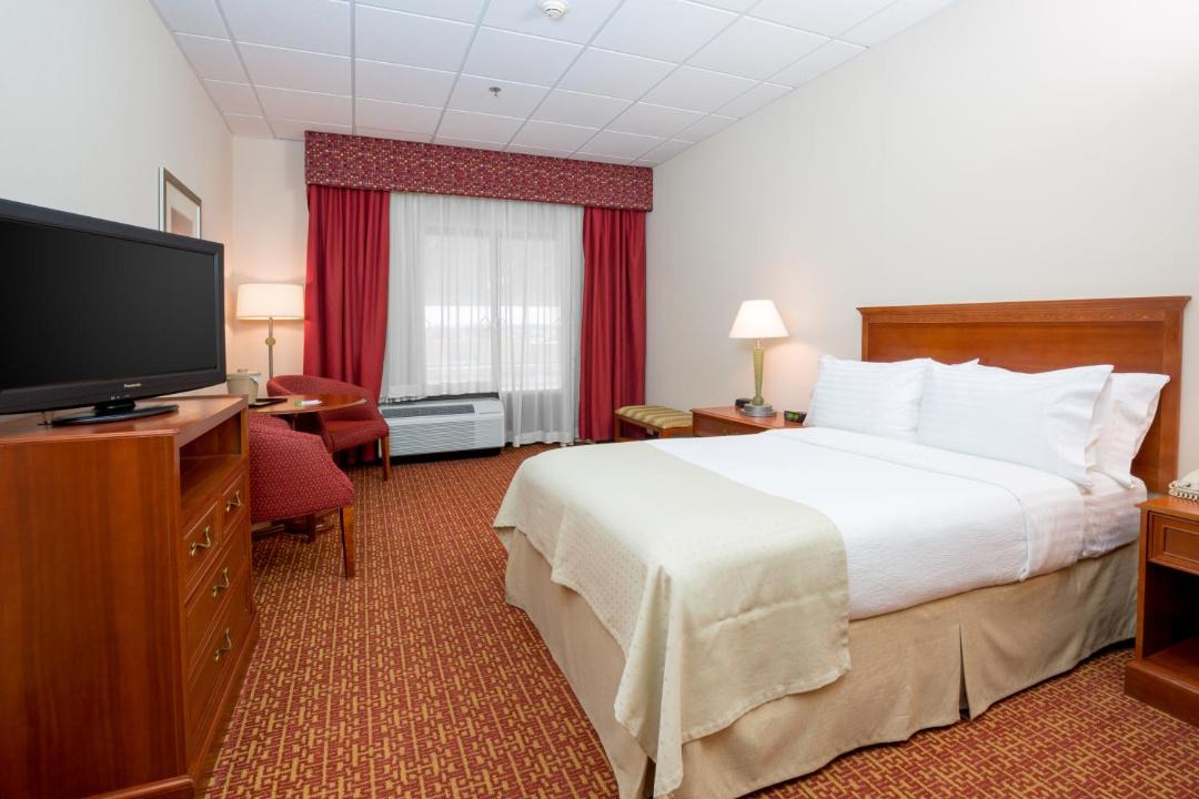 Photo of Bedroom in Village of Lakewood