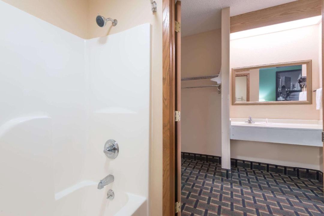 Photo of Bathroom in Mount Carmel