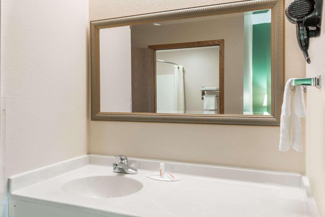 Photo of Bathroom in Mount Carmel