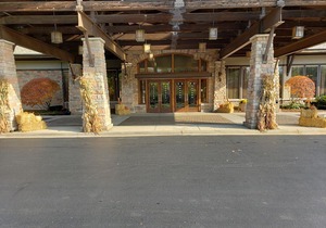 DoubleTree by Hilton Libertyville-Mundelein