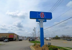 Motel 6-Elk Grove Village, IL - O'Hare