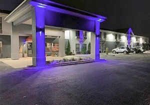 Days Inn by Wyndham Great Lakes - N. Chicago